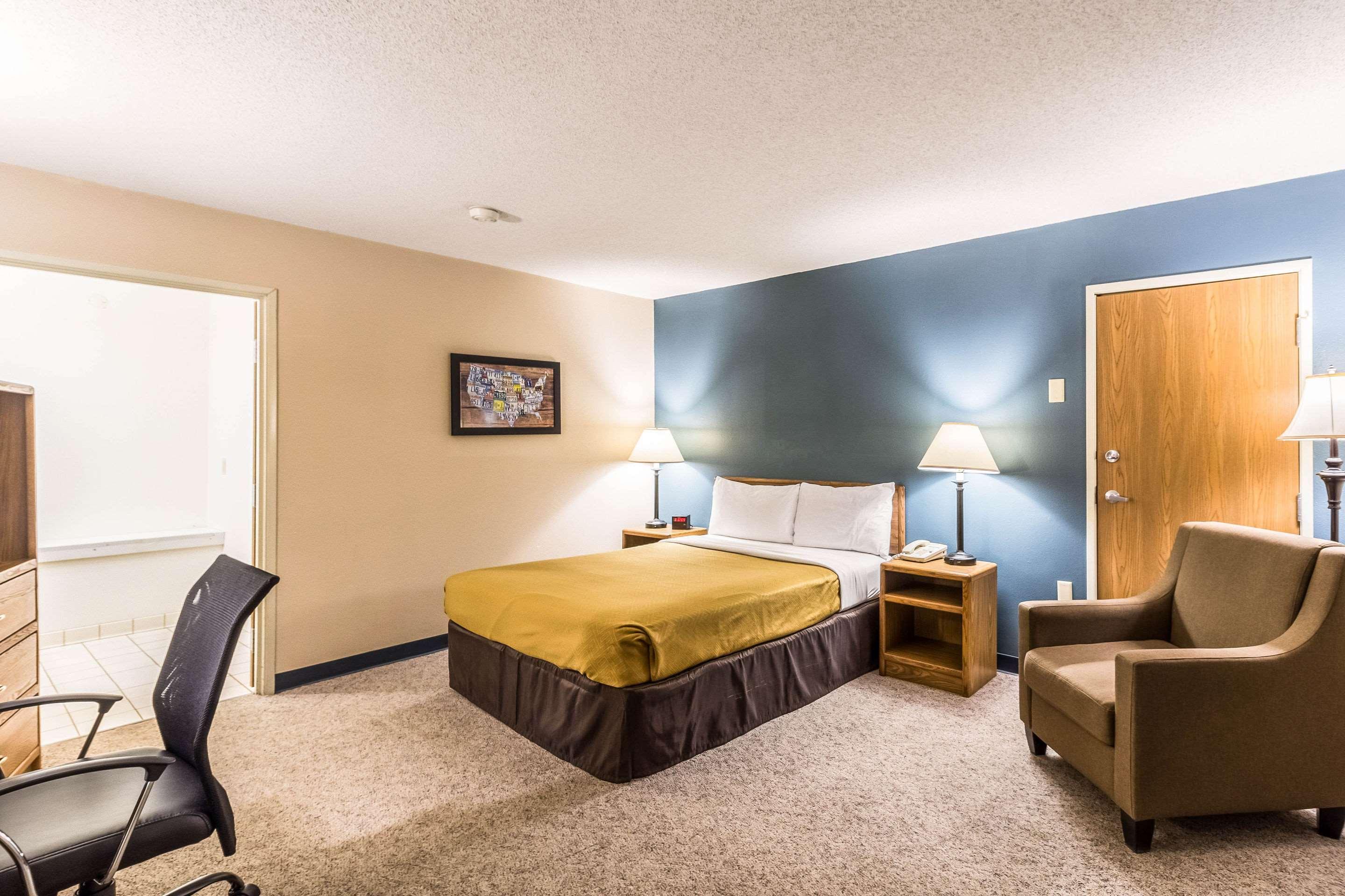 Econo Lodge - Valley City Ngoại thất bức ảnh