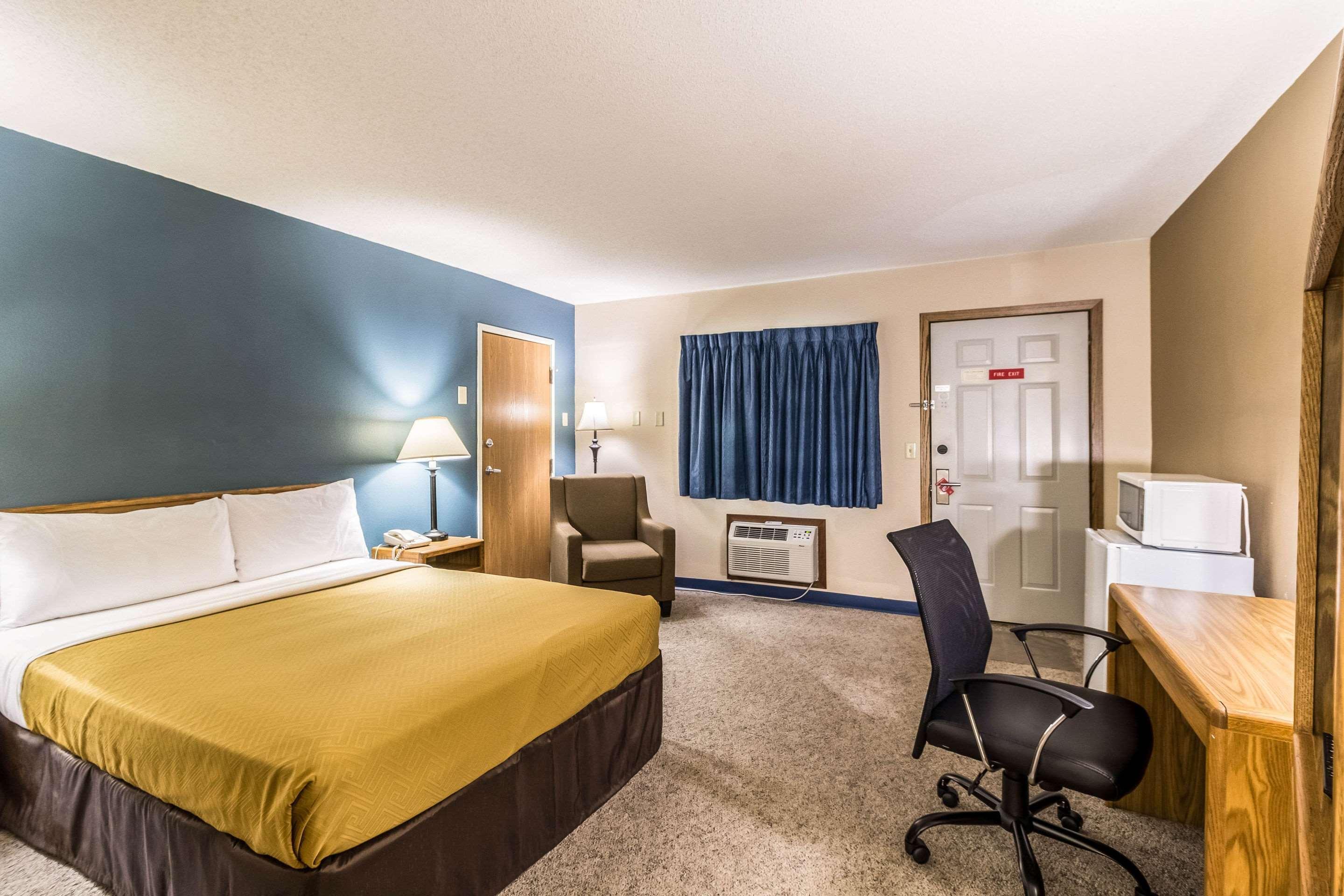 Econo Lodge - Valley City Ngoại thất bức ảnh
